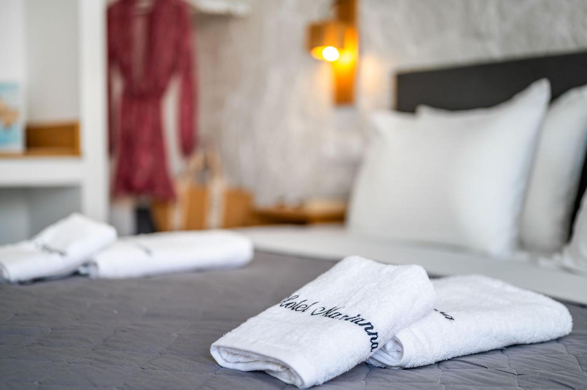 Marianna Hotel Perissa  Bagian luar foto