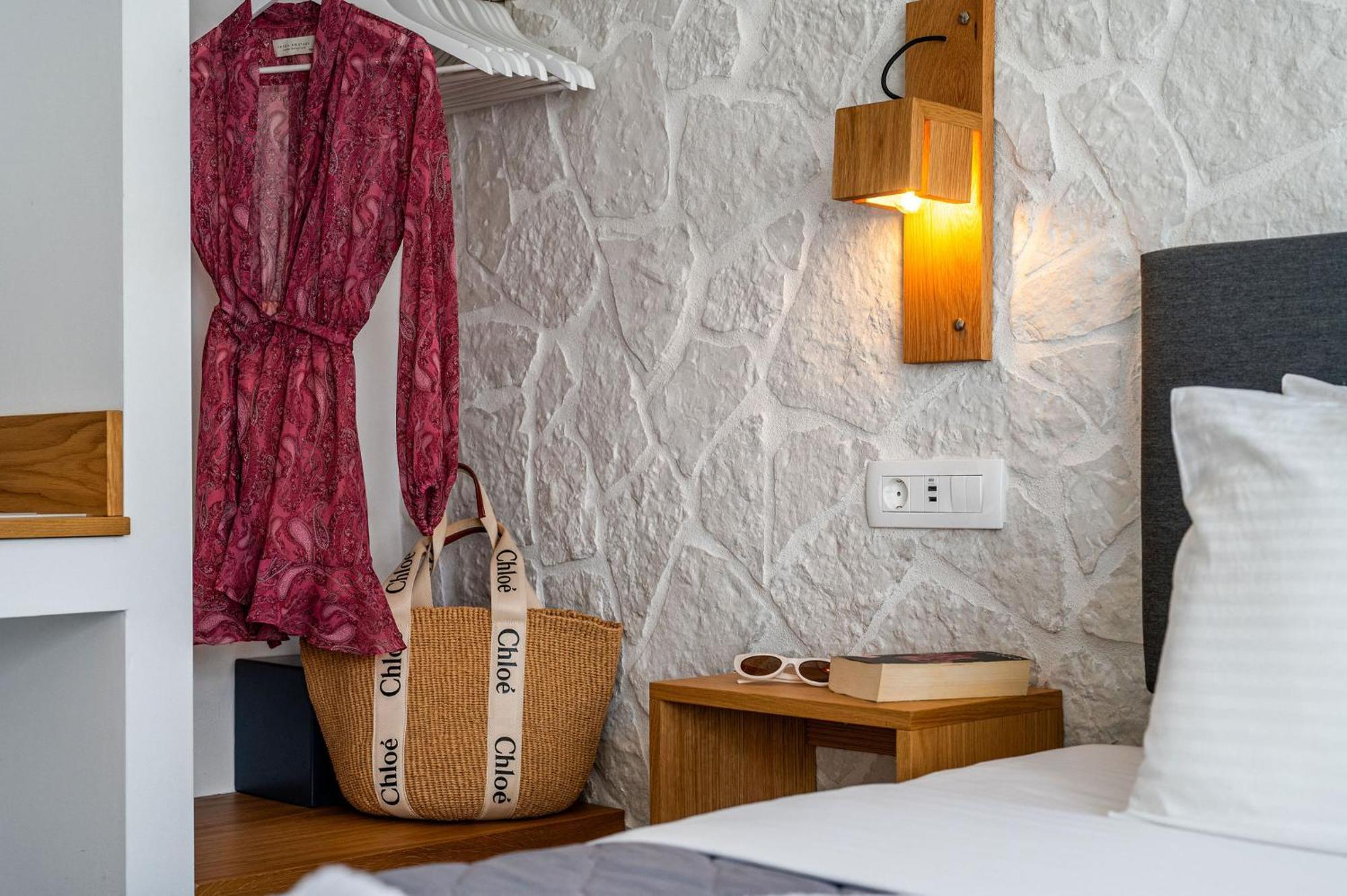 Marianna Hotel Perissa  Bagian luar foto