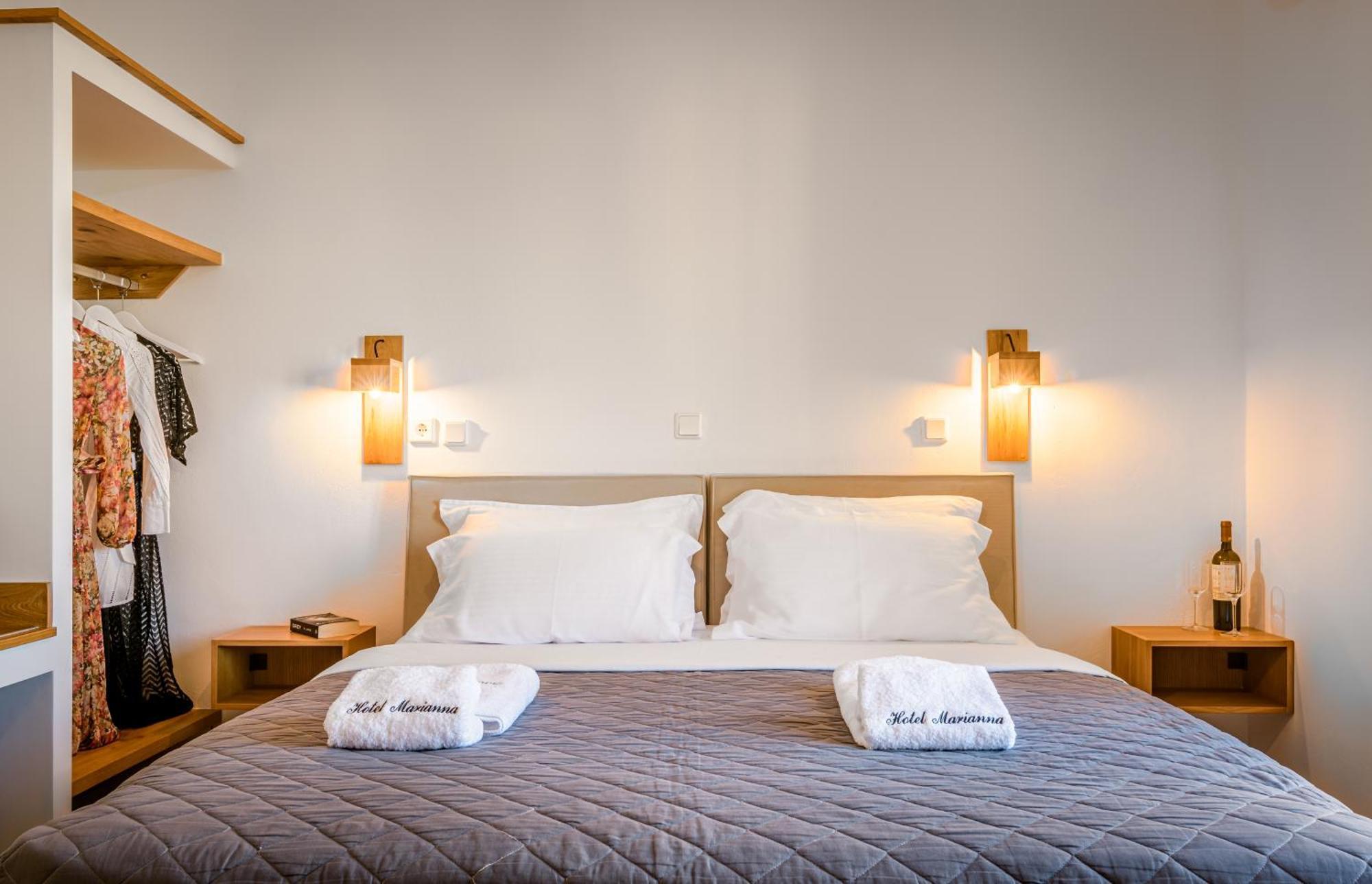 Marianna Hotel Perissa  Bagian luar foto